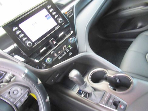 Used 2022 Toyota Camry SE image 28