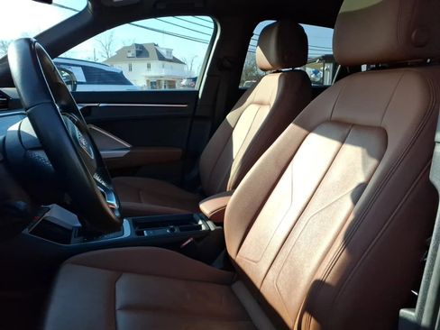 Used 2022 Audi Q3 2.0T Premium Plus w/ Premium Plus Package image 26