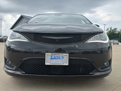 Used 2018 Chrysler Pacifica Limited w/ Advanced Safetytec Group FWD image 29