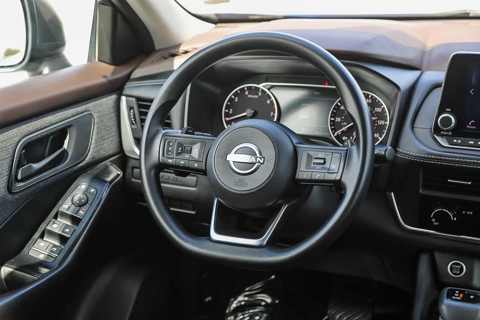 Used 2023 Nissan Rogue S FWD image 16