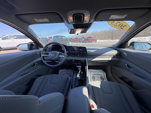 Used 2023 Hyundai Elantra SEL image 22