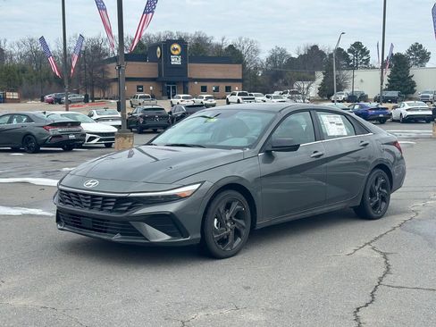 New 2026 Hyundai Elantra SEL Sport image 3