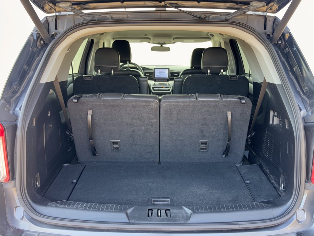 Used 2020 Ford Explorer XLT w/ Equipment Group 202A RWD image 28