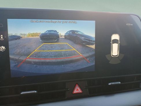 Used 2024 Kia Sportage EX image 14