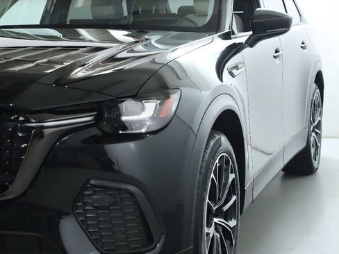 Certified 2025 MAZDA CX-70 Plug-In Hybrid w/ Premium Pkg image 6