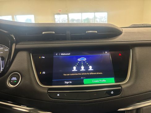 Used 2025 Cadillac XT5 Premium Luxury AWD/4WD image 41