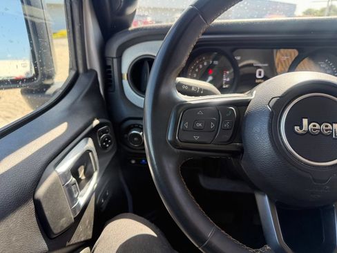 Used 2024 Jeep Wrangler Unlimited AWD/4WD image 7