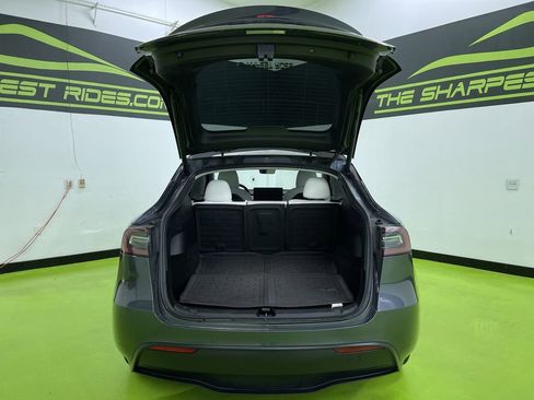 Used 2021 Tesla Model Y Long Range image 9