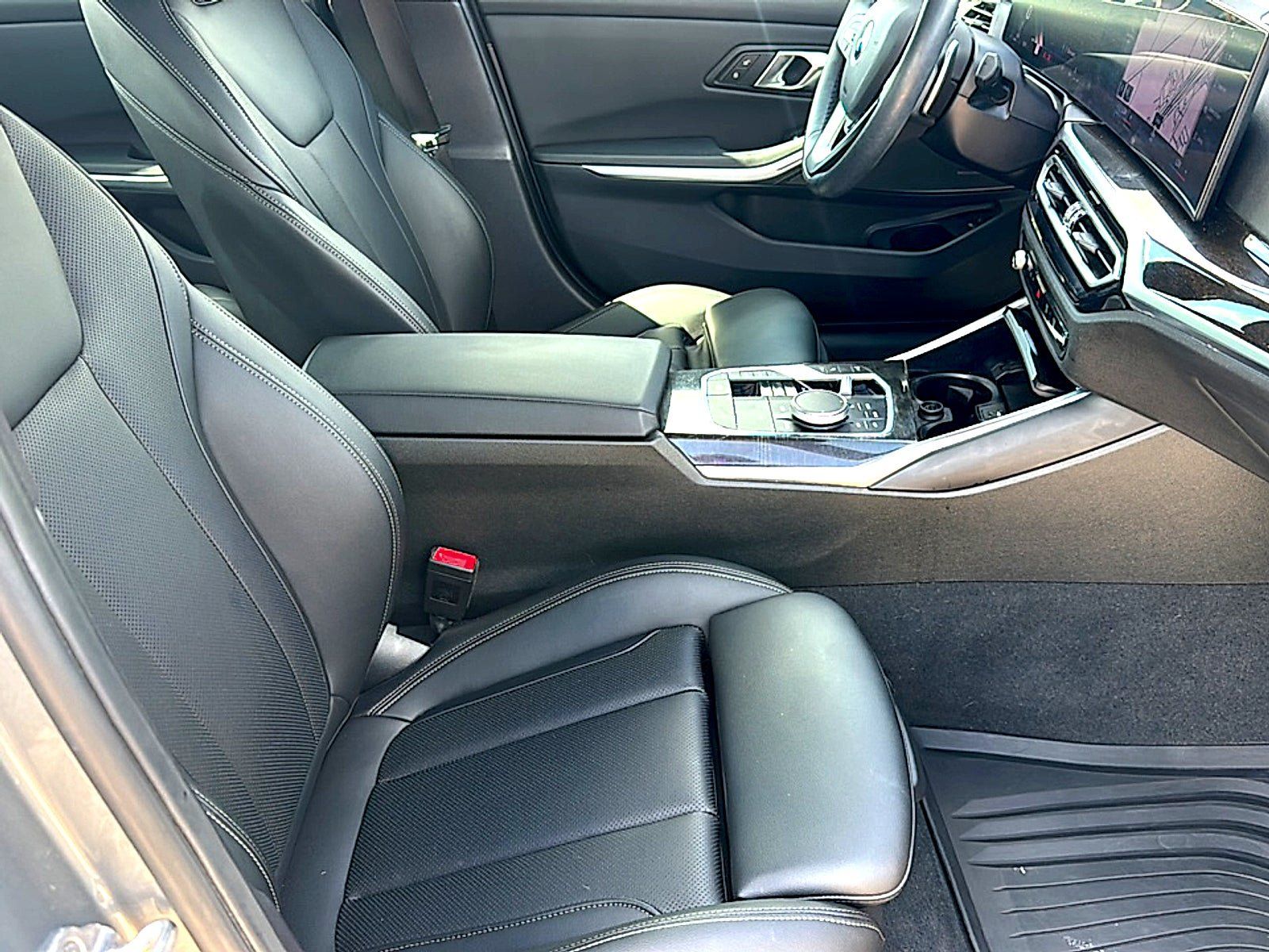 Used 2024 BMW 330i Sedan w/ Premium Package RWD image 24