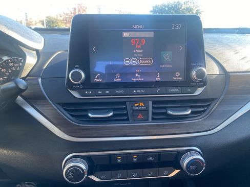 Used 2024 Nissan Altima 2.5 SV image 23