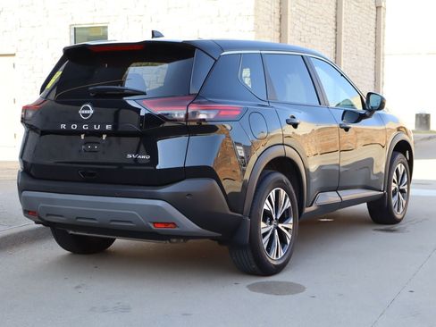 Used 2023 Nissan Rogue SV AWD/4WD image 3