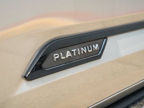 Used 2024 Toyota Tundra Platinum AWD/4WD image 18