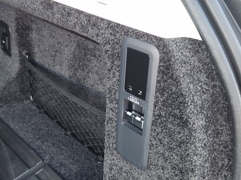 New 2026 Land Rover Range Rover SE image 35