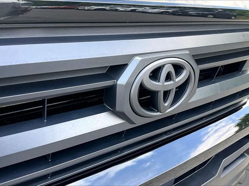 Certified 2025 Toyota Tacoma SR5 AWD/4WD image 28