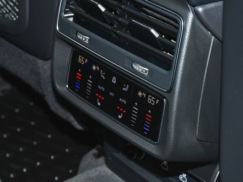 Used 2023 Audi Q8 Premium Plus AWD/4WD image 59