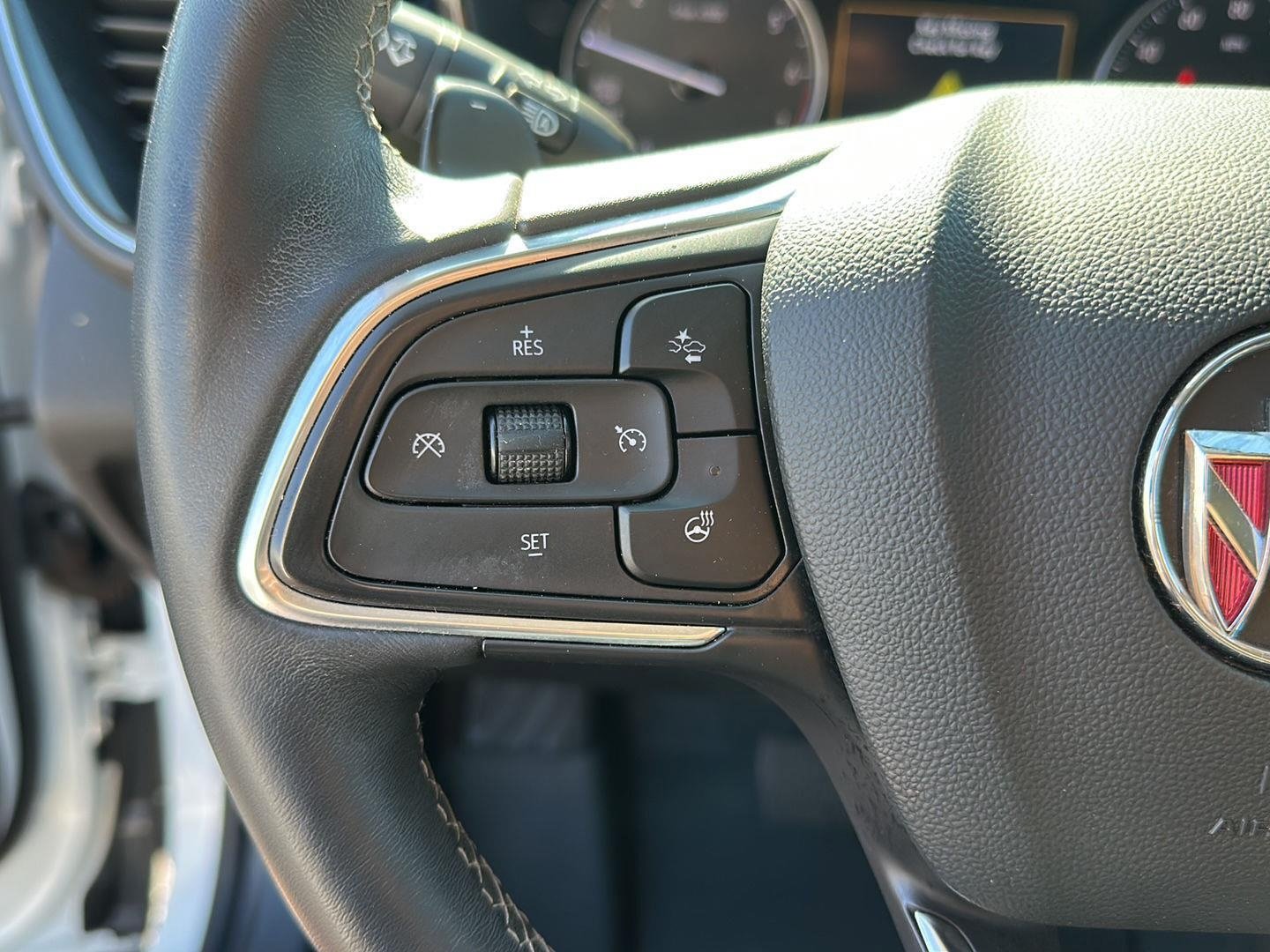 Used 2021 Buick Envision Essence AWD/4WD image 13
