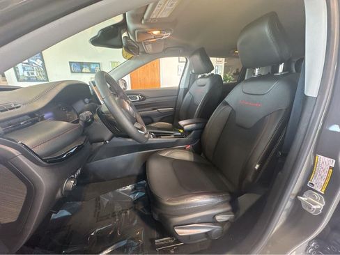 Used 2022 Jeep Compass Trailhawk AWD/4WD image 5