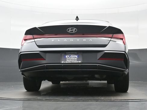 Certified 2024 Hyundai Elantra SEL w/ Convenience Package FWD image 30