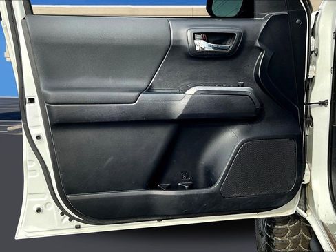 Used 2018 Toyota Tacoma TRD Pro image 21