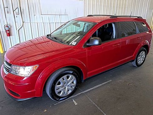 Used 2020 Dodge Journey SE image 1