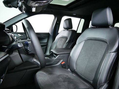 Used 2024 Jeep Grand Cherokee Altitude image 35