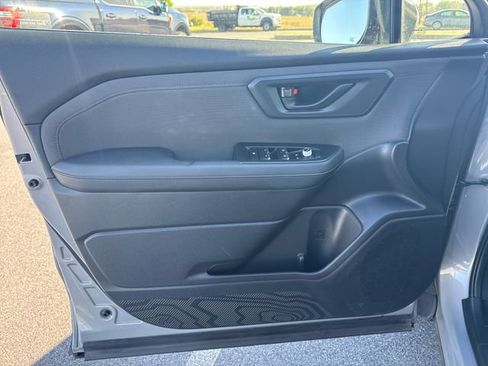 Used 2025 Subaru Forester Premium w/ Convenience Package #2 AWD/4WD image 25