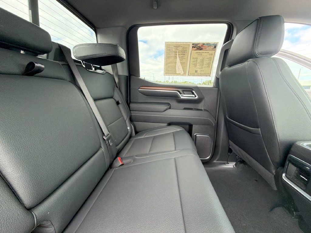 Used 2025 GMC Sierra 1500 Denali w/ Denali Reserve Package AWD/4WD image 16