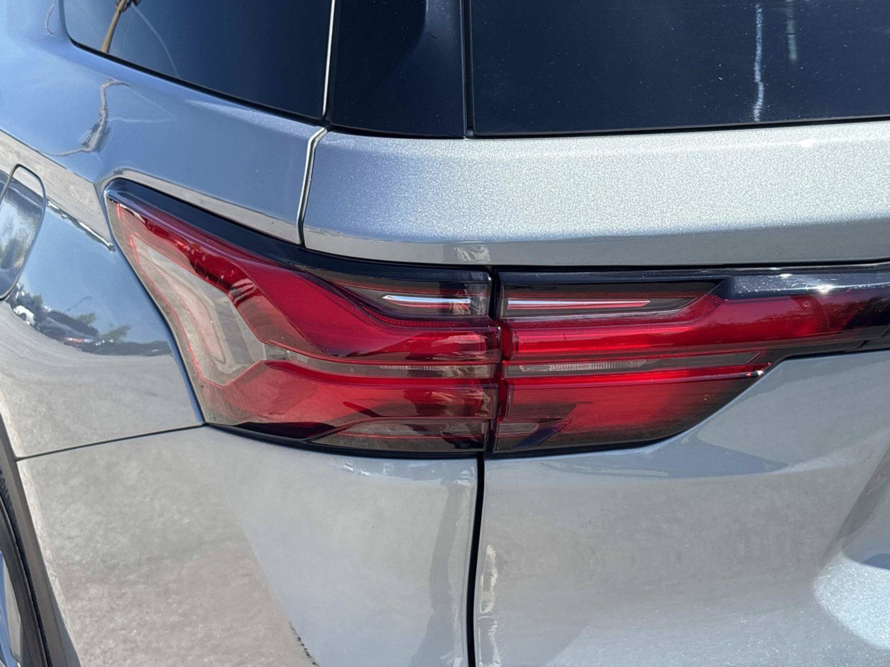 Used 2023 Chevrolet Traverse LT FWD image 36