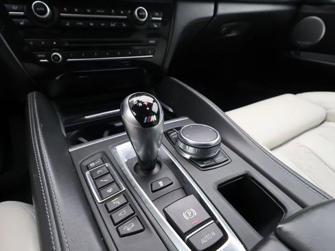 Used 2017 BMW X5 M image 25