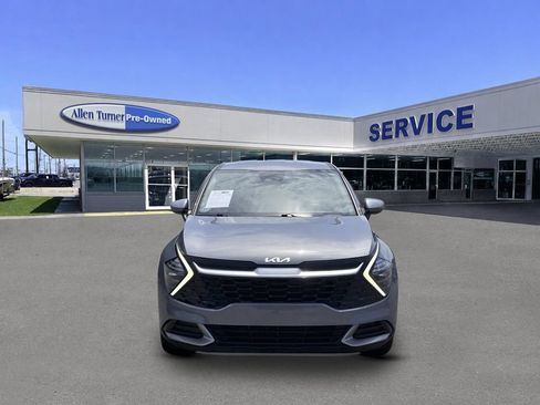 Used 2024 Kia Sportage EX FWD image 3