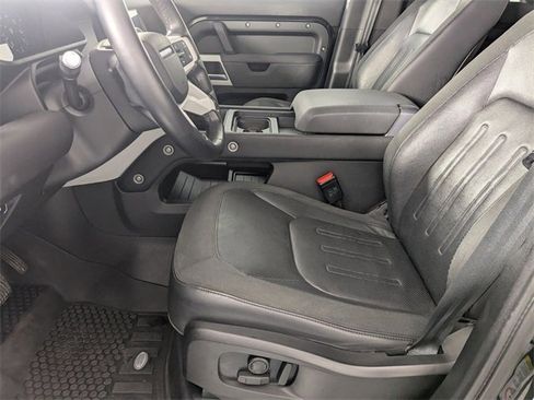 Used 2020 Land Rover Defender 110 SE image 13