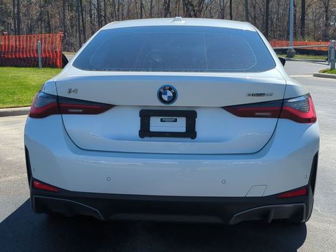 Used 2023 BMW i4 eDrive35 w/ Premium Package image 9