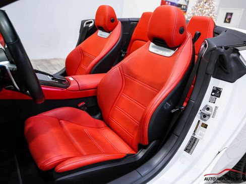 Used 2022 Mercedes-Benz SL 55 AMG 4MATIC w/ Driver Assistance Package image 52