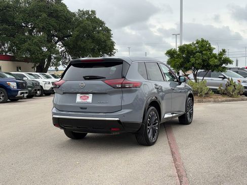 Used 2024 Nissan Rogue Platinum w/ Platinum Premium Package FWD image 5