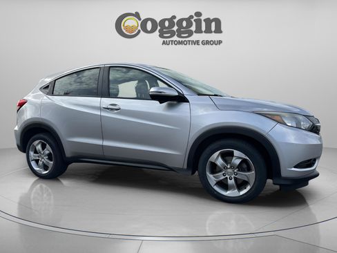 Used 2016 Honda HR-V EX image 8