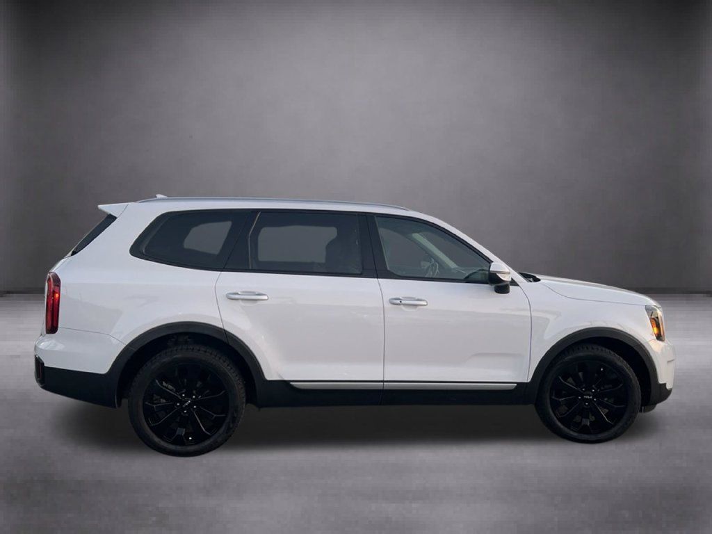 Used 2024 Kia Telluride S w/ S Sunroof Package FWD image 9
