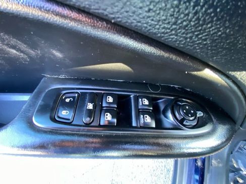 Used 2018 Jeep Compass Latitude w/ Cold Weather Group image 17