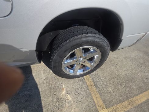 Used 2015 RAM 1500 Express RWD image 5