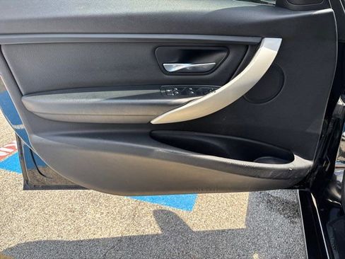 Used 2017 BMW 320i Sedan RWD image 14