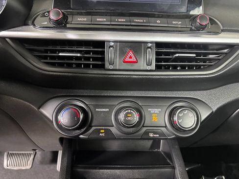 Used 2024 Kia Forte LXS FWD image 19