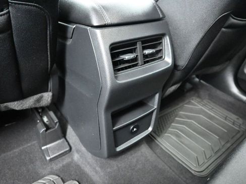 Certified 2022 Ford Edge SE w/ Black Appearance Package image 26