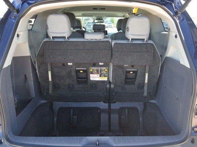Used 2024 Toyota Sienna XLE FWD image 29