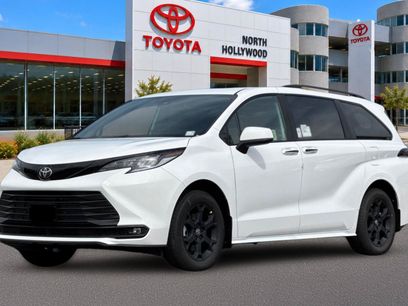 New 2026 Toyota Sienna XLE Woodland Edition