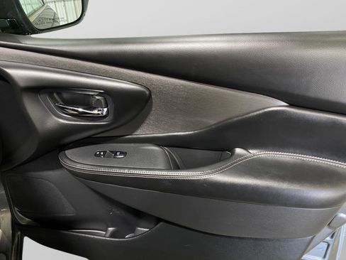 Used 2019 Nissan Murano SV w/ Premium Package image 24