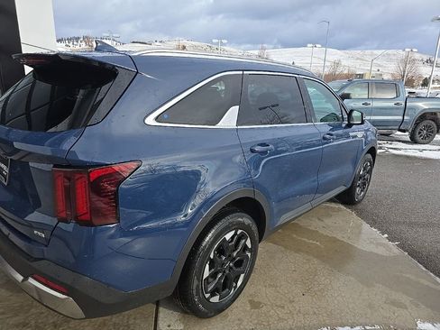 New 2026 Kia Sorento S AWD/4WD image 6