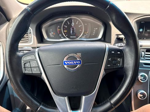 Used 2016 Volvo V60 T5 Premier image 22