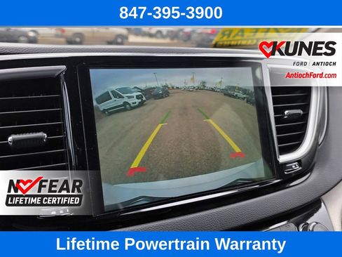 Used 2024 Chrysler Pacifica Touring-L FWD image 44