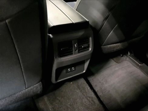 Used 2023 Nissan Rogue SV image 28