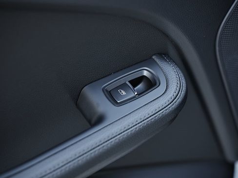 New 2026 Porsche Macan image 29