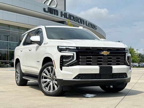 Used 2025 Chevrolet Tahoe High Country w/ Sun And Tow Package AWD/4WD image 2